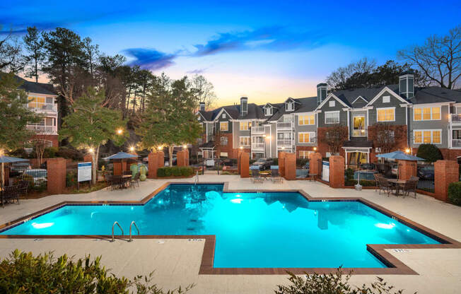 One K apartments in Atlanta Georgia photo of beautiful resort style pool.