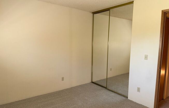 3 beds, 1 bath, 906 sqft, $1,849, Unit 15