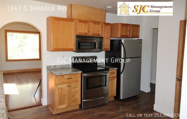 1943 S SPRAGUE AVE