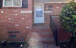 1052 Hannah St - Silver
