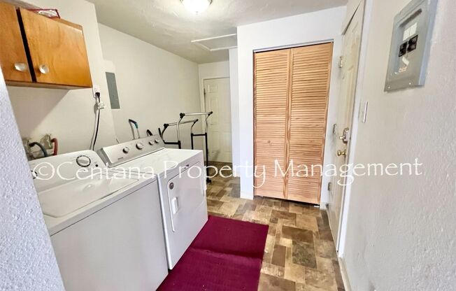 2 beds, 1 bath, $1,300, Unit 115 A