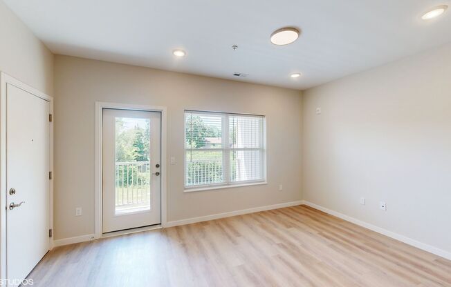 1 bed, 1 bath, 658 sqft, $1,399, Unit 1-204 - 1915 Mattis Apt 204