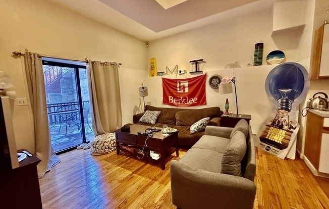 448 Park Dr