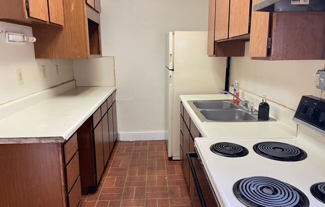 Studio, 1 bath, $995