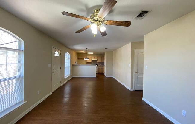 3/2/1 Duplex / Luxury Vinyl Plank - NO Carpet!! Close to IH 35 for commuters. 1 Month Free Rent.