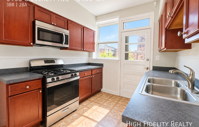 5453 S. Everett Ave.