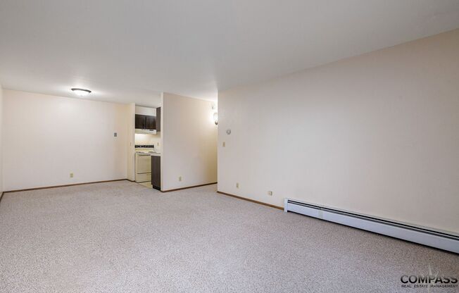 2 beds, 1.5 baths, 884 sqft, $1,275, Unit 305