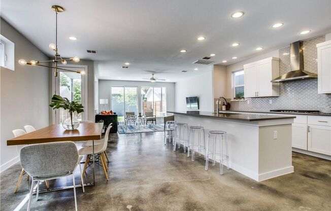 4 Bedroom, 3 Bath Home in Glencoe Terrace!