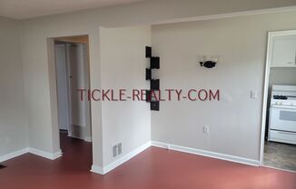 2 beds, 1 bath, $895, Unit 4281 #3 Lake Ave