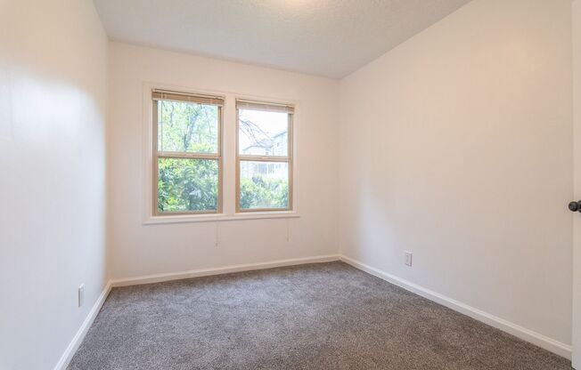 2 beds, 1 bath, 750 sqft, $1,595, Unit 13