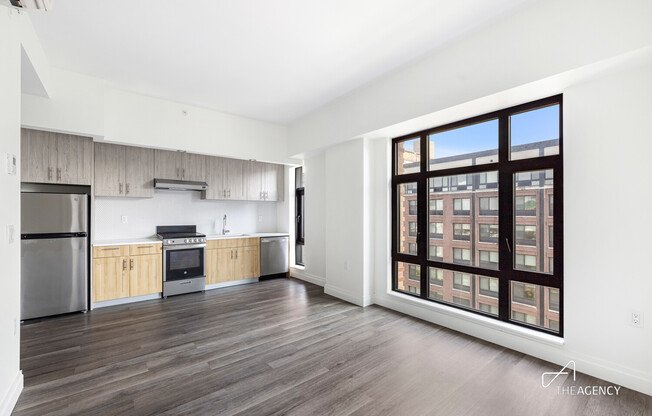493 MYRTLE AVE