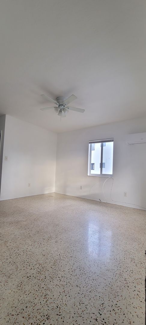 Studio, 1 bath, 400 sqft, $1,650, Unit 5