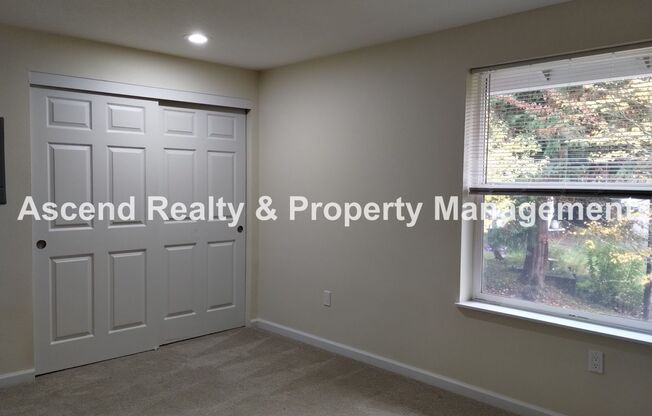 2 beds, 1.5 baths, $2,300