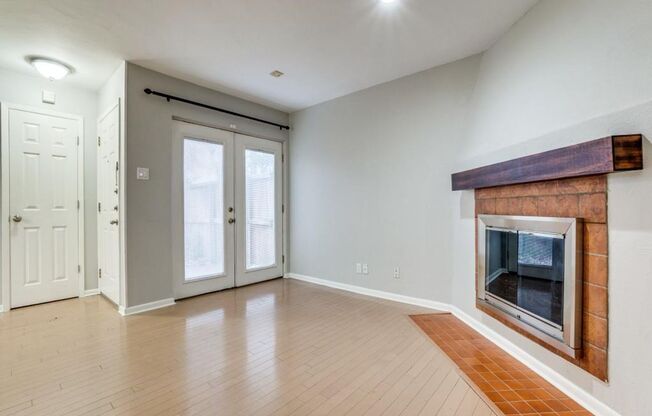 2 Bedroom Townhome by SMU with a Pool!