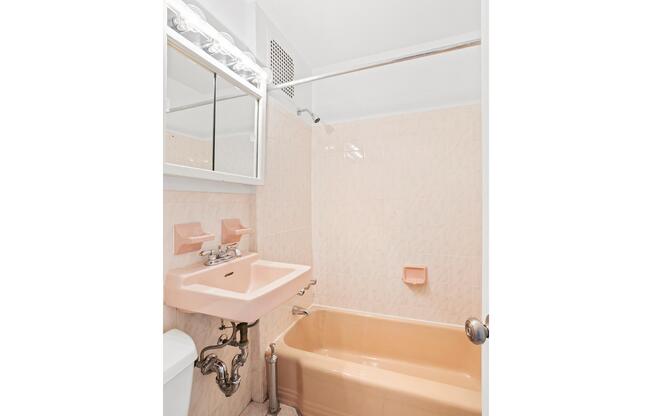 Studio, 1 bath, $2,350, Unit 13