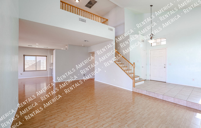 8818 W HILTON AVE