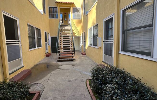 319 W 5th ST LONG BEACH, CA 90802