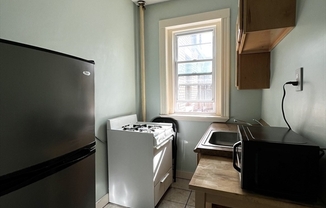 Studio, 1 bath, 306 sqft, $1,800, Unit 12