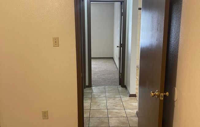 2 beds, 1 bath, $750