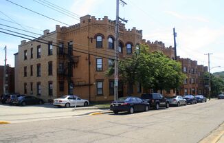 Oakland Bates Apartments