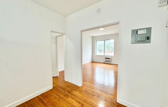 Studio, 1 bath, $1,750, Unit Unit 4