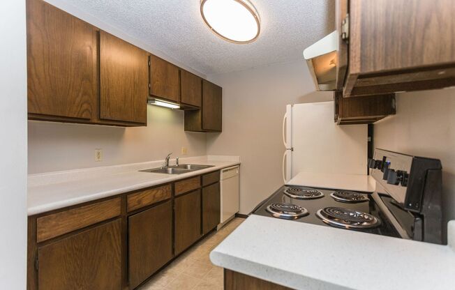 2 beds, 1 bath, 840 sqft, $1,395, Unit 136