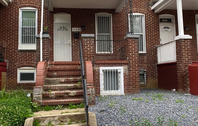 2922 GRANTLEY AVE
