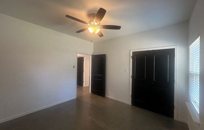 4 beds, 2 baths, 1,720 sqft, $1,650