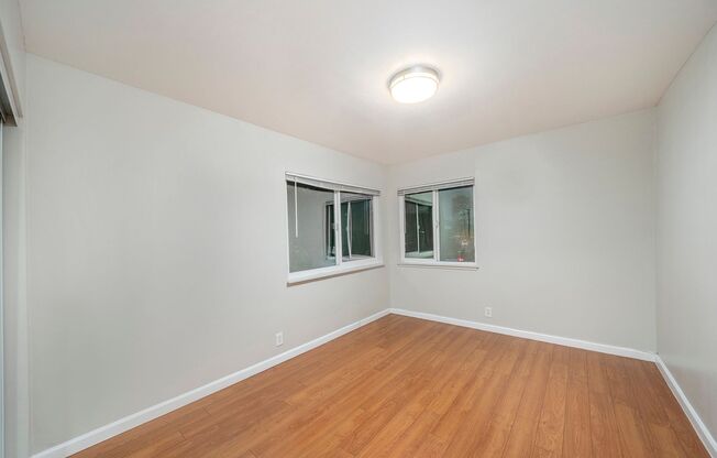 2 beds, 1 bath, $2,300, Unit Montecito Ave 137 - 201