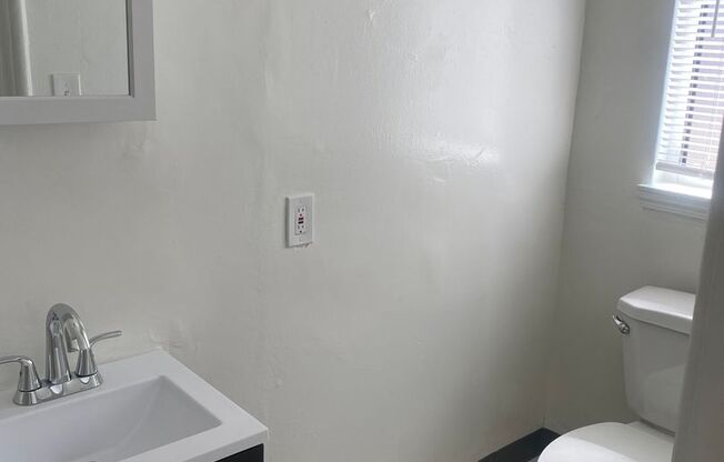 Studio, 1 bath, $1,500