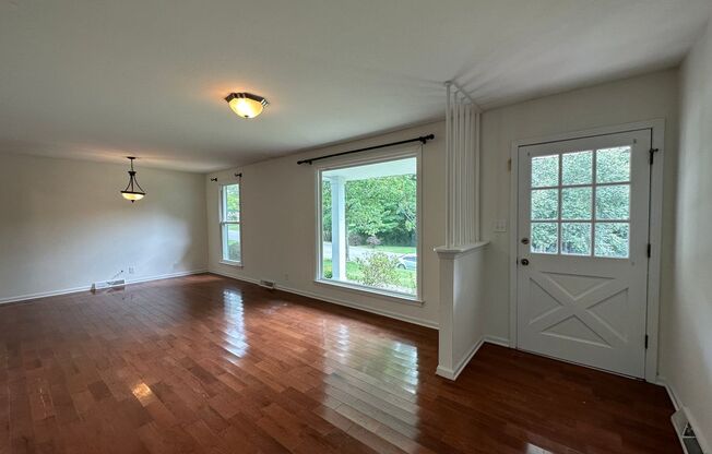 Beautiful Pet Friendly 3 bedroom home for rent!