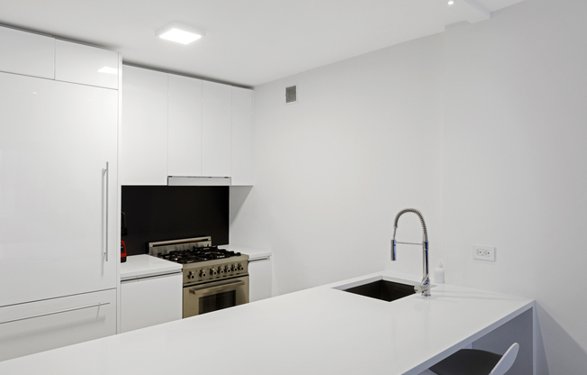 1 bed, 1 bath, $5,995, Unit 4H