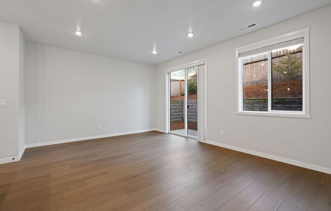 3 beds, 2.5 baths, 1,475 sqft, $2,595, Unit 3342