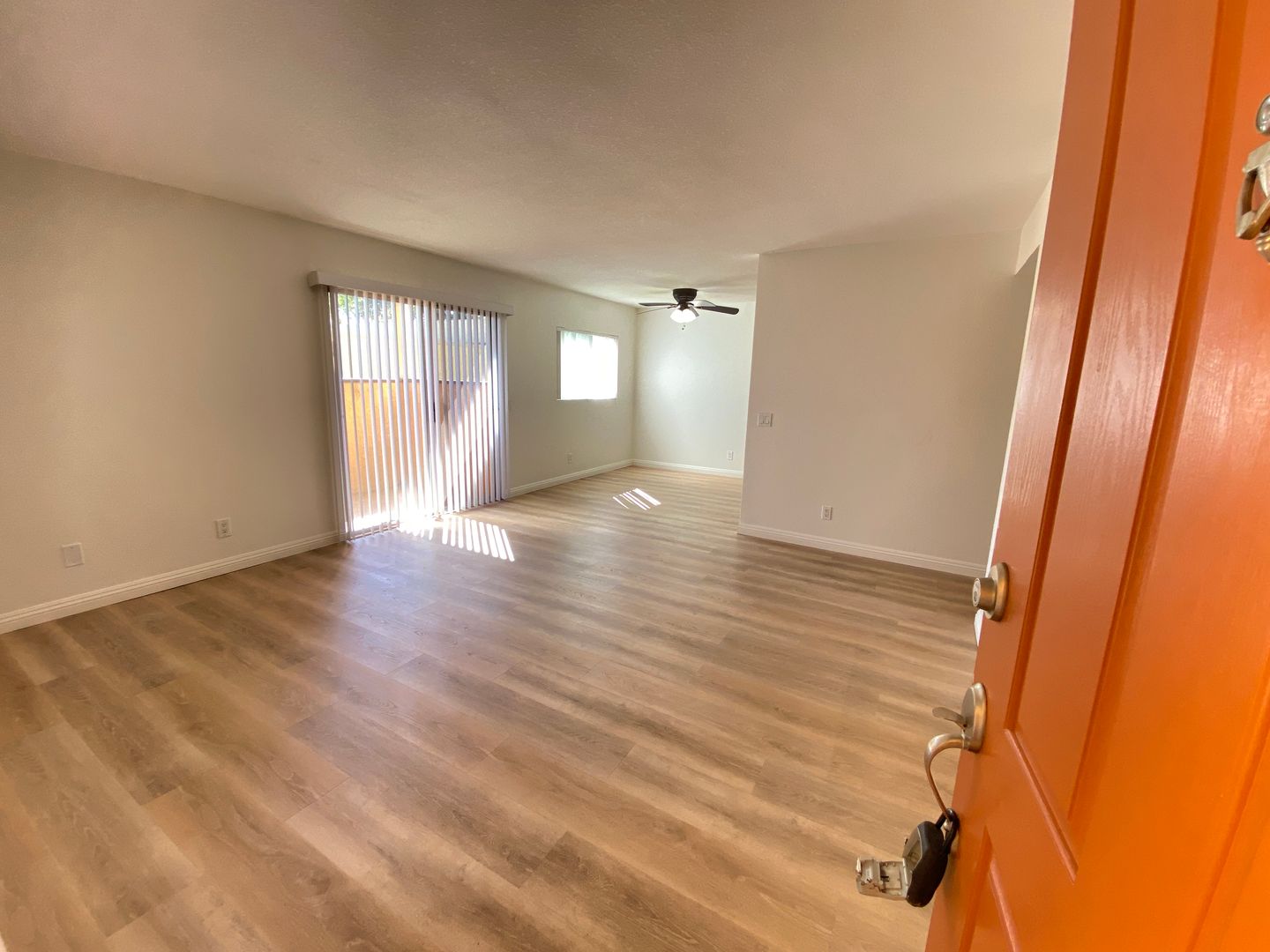 Charming 2 bedroom 2 bathroom Condo in Oceanside!