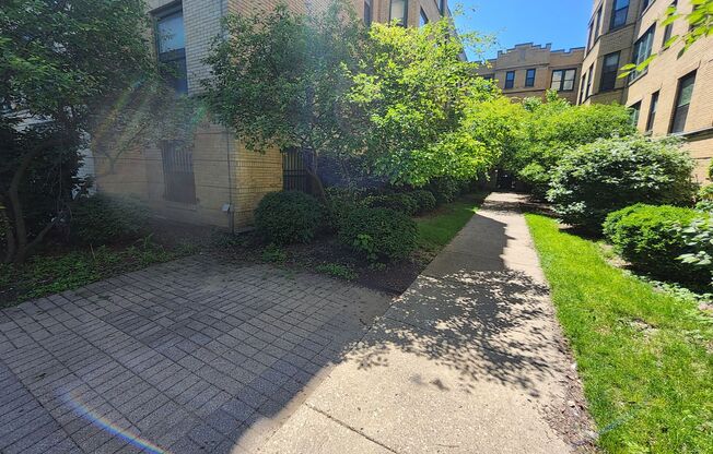 3 beds, 1 bath, $1,850