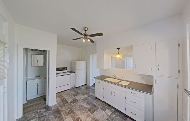 1 bed, 1 bath, 1,500 sqft, $950, Unit 2710 A