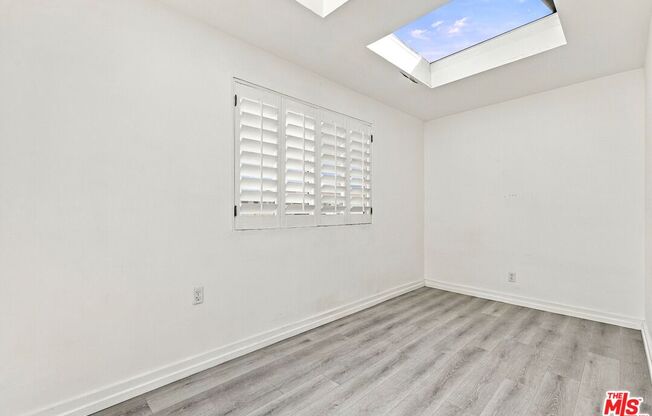 14 MAST ST