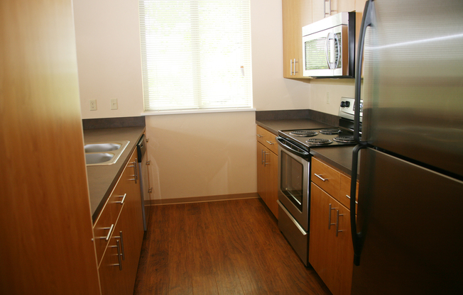 2 beds, 1 bath, 1,007 sqft, $1,890, Unit 08