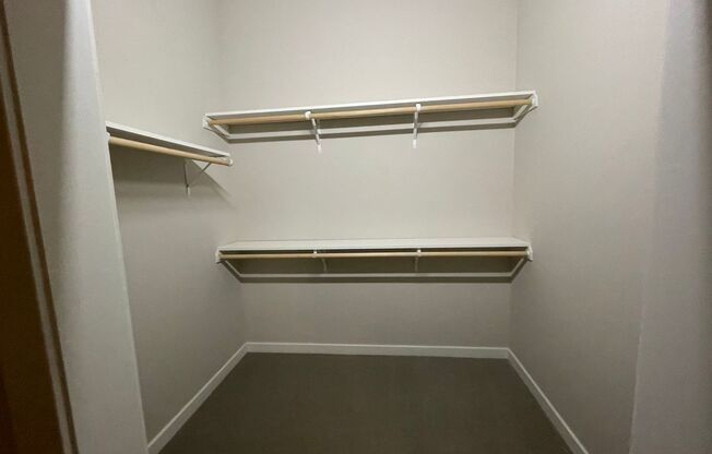1 bed, 1 bath, 894 sqft, $1,825, Unit Cream City Lofts-303