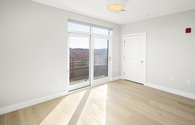 3 beds, 2 baths, 1,440 sqft, $6,300, Unit 606