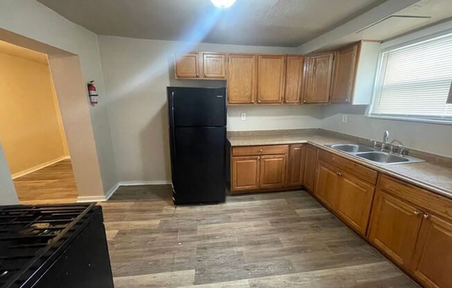 3 beds, 2 baths, $2,000, Unit Unit 1