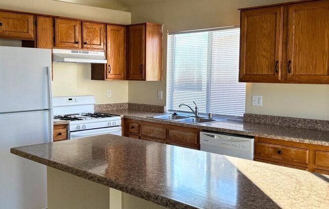 MOVE-IN READY 3BR/2BA SINGLE FAMILY HOME IN LAS VEGAS