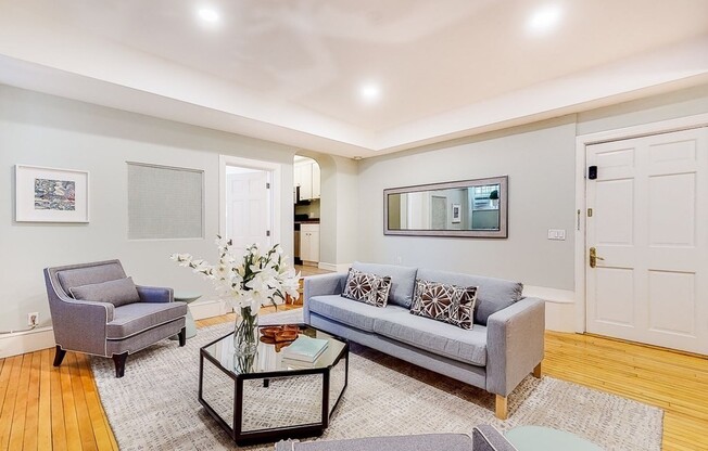 278 CLARENDON