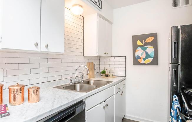 1 bed, 1 bath, 656 sqft, $1,250