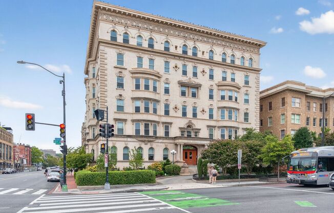 Available Now! Beautiful 1 Bedroom Off U Street / Adams Morgan / Dupont