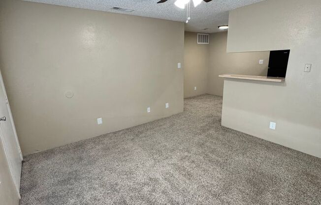 2 beds, 2 baths, 800 sqft, $925, Unit 1205