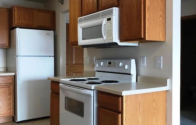 1 bed, 1 bath, 766 sqft, $695