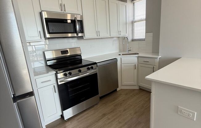 1 bed, 1 bath, 550 sqft, $1,450, Unit 1105