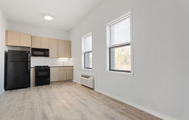 Studio, 1 bath, 242 sqft, $1,475, Unit 406