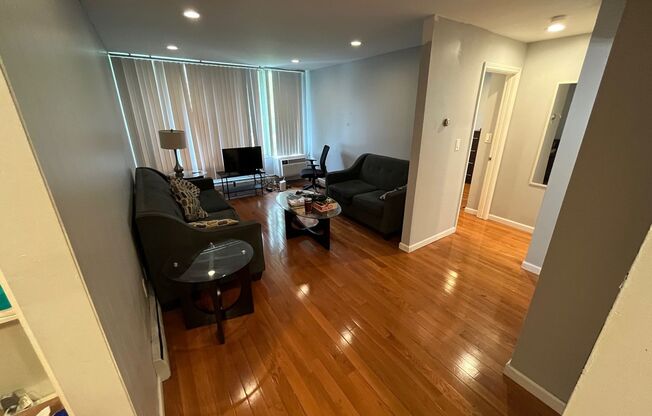 2 beds, 1 bath, 768 sqft, $1,185, Unit 326